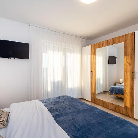 Ilux-2 By Interhome
