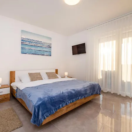Ilux-2 By Interhome *